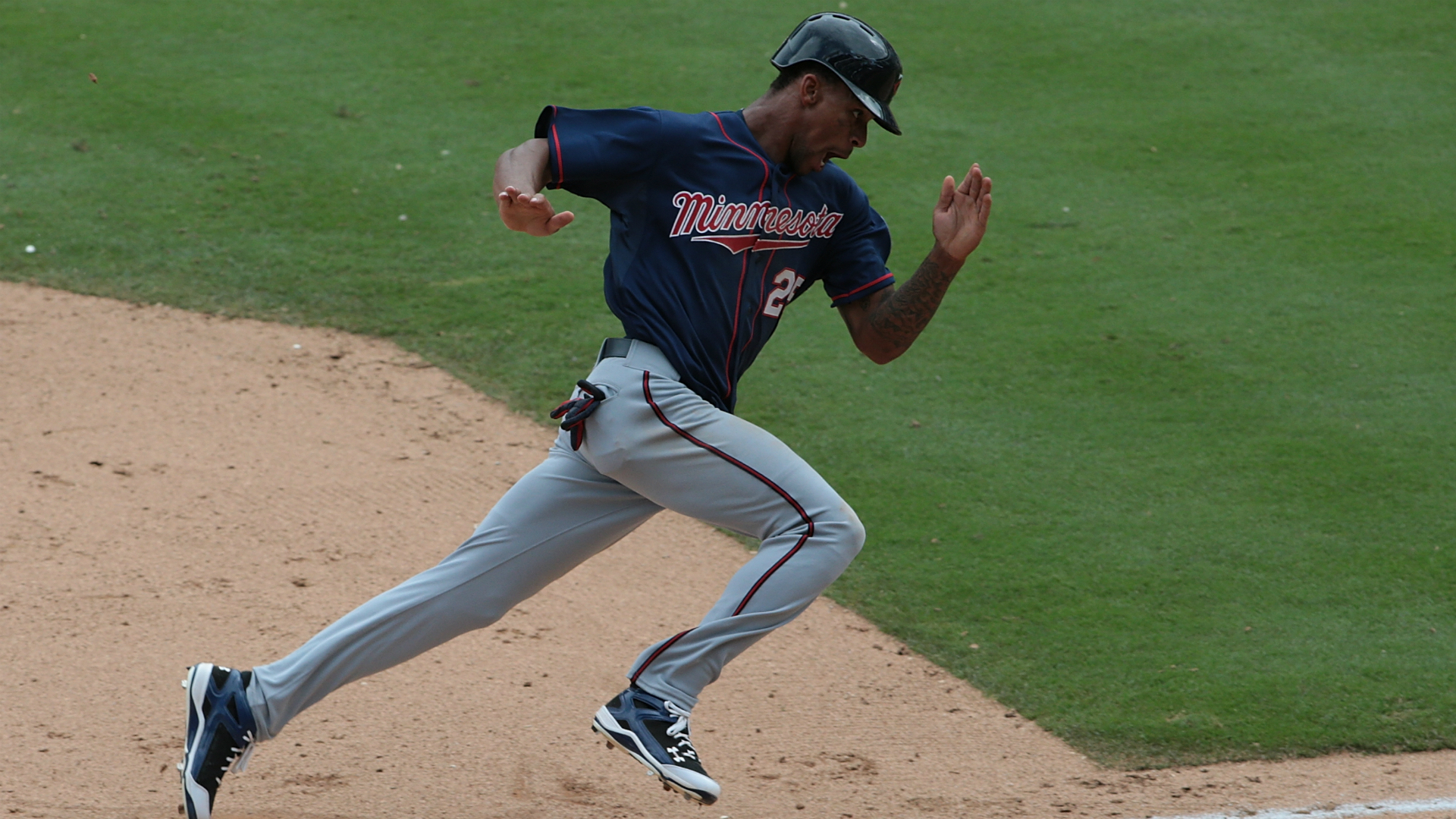 Watch Byron Buxton blazes fastest insidethepark home run on record