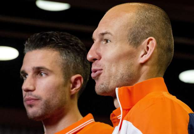 Robben backs Van Persie for Netherlands comeback