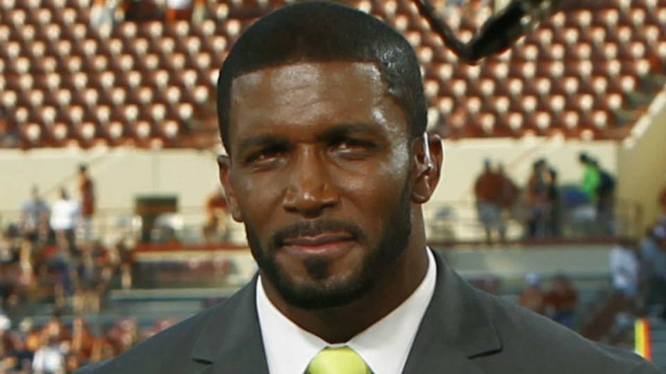 Former NFL running back Priest Holmes gets college degree