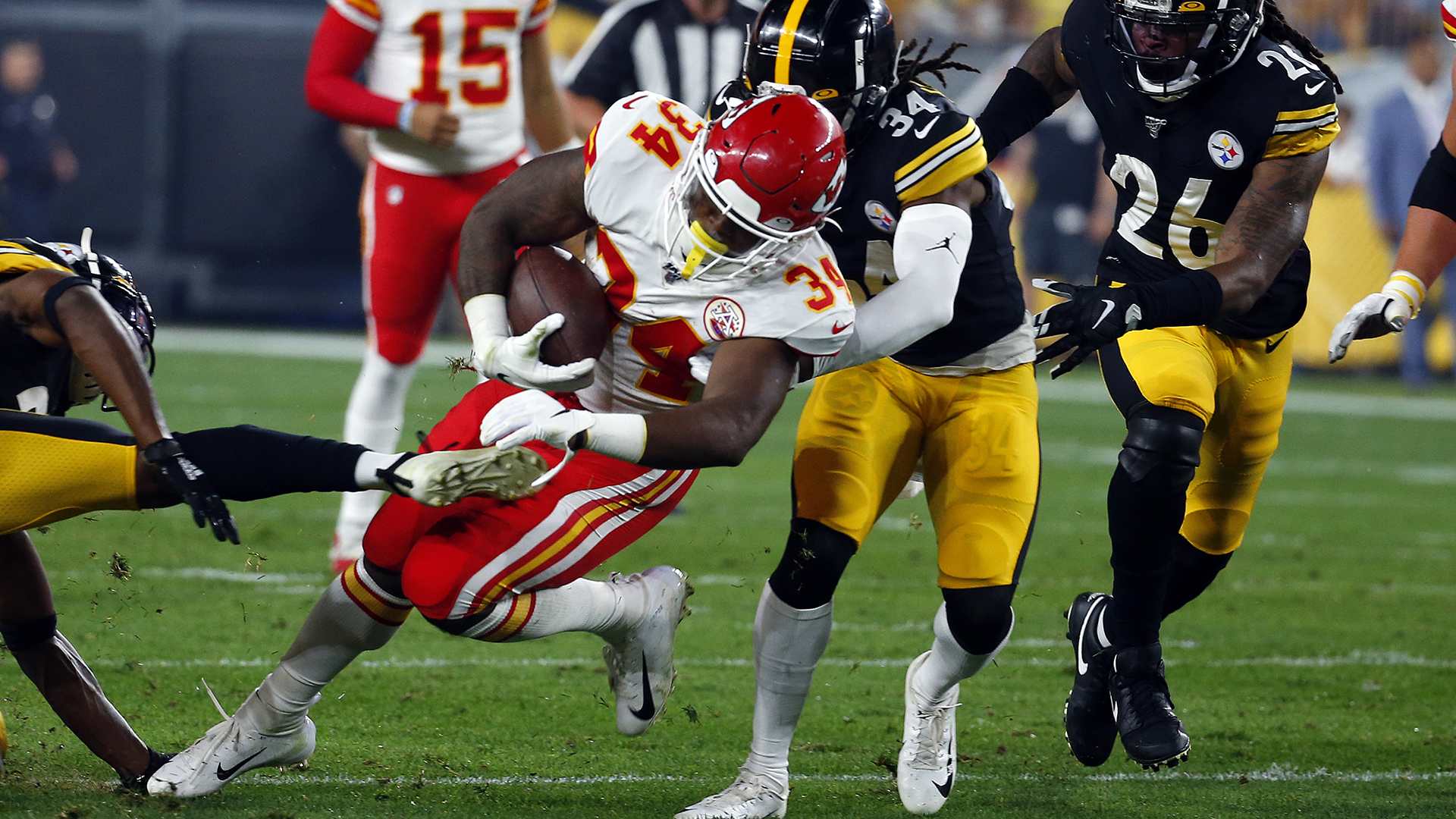 NFL trade rumors: Texans acquire Carlos Hyde from Chiefs in wake of Lamar Miller injury
