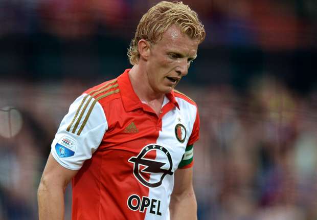 Kuyt signs new Feyenoord deal