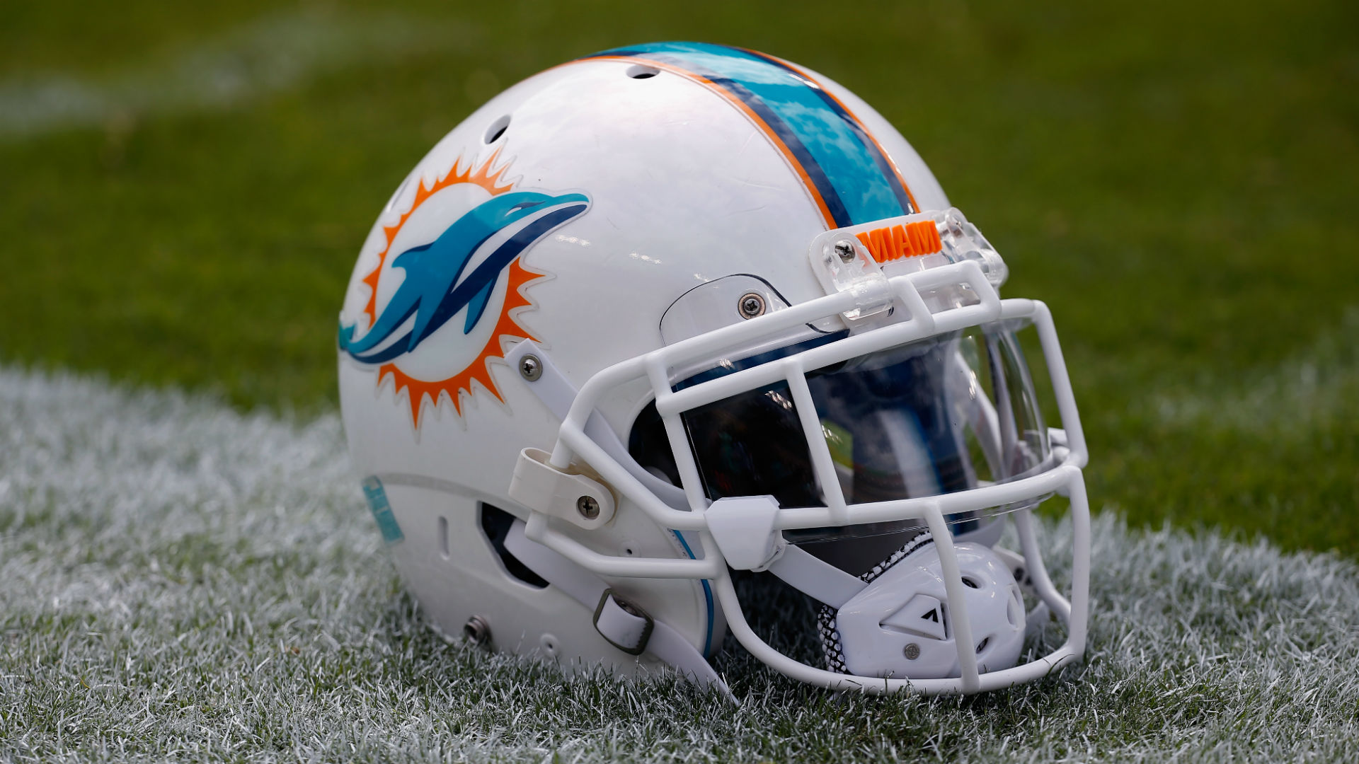 Dolphins cut DT Gabe Wright after he’s involved in altercation with RB Kenyan Drake, report says