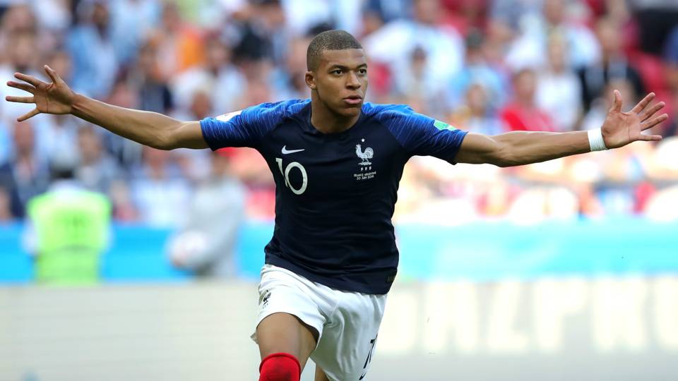 World Cup 2018 France Star Kylian Mbappe Wins Young Player Award Soccer Sporting News