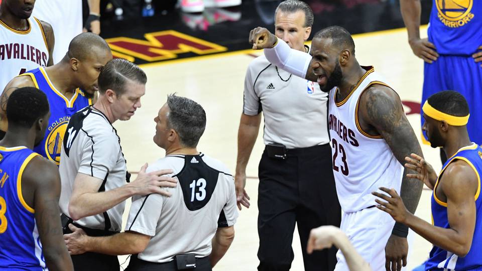 NBA Finals 2017 Did the refs decide the of Game 4? The