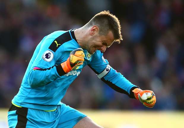 Crystal Palace & Newcastle transfer target Heaton happy at Burnley