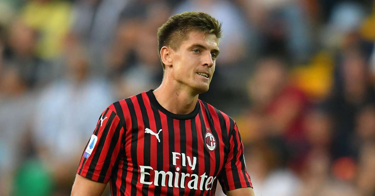 Barcelona Eyeing Move for Prolific Genoa Striker Krzysztof Piatek