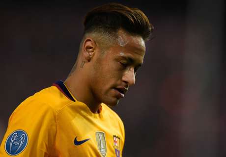 Neymar splits with girlfriend