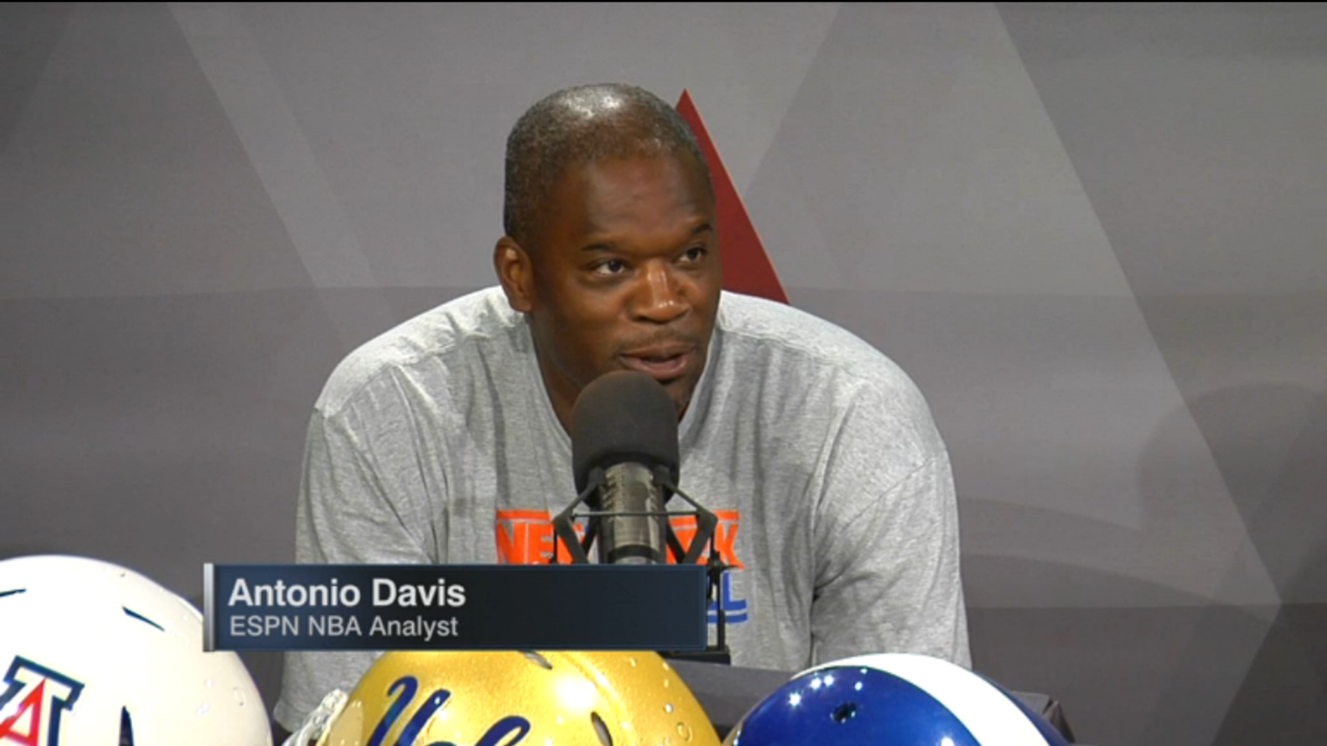 Antonio Davis Net Worth