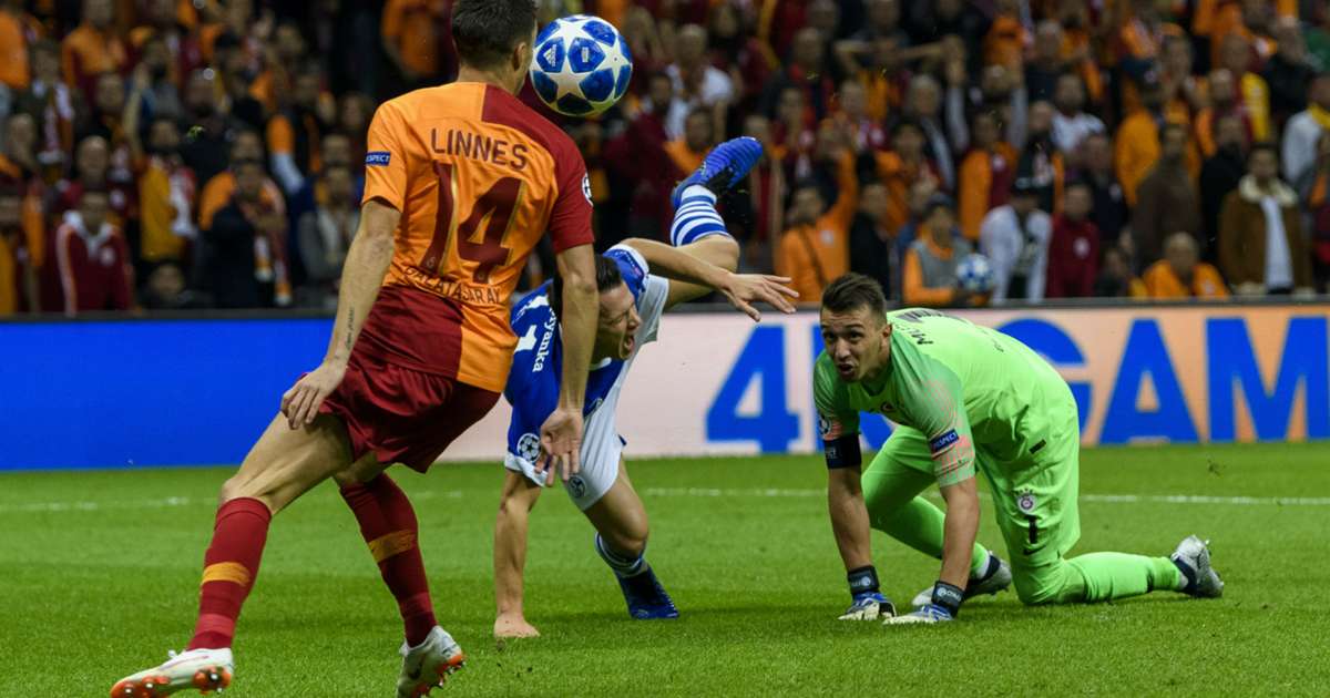 Galatasaray 0 Schalke 0 Muslera S Blushes Spared As Hosts Hold On For Point