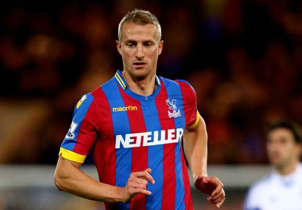 Hangeland signs new Crystal Palace deal