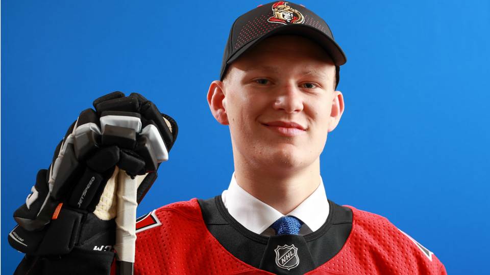 Senators top pick Brady Tkachuk out a month with torn ligament in leg