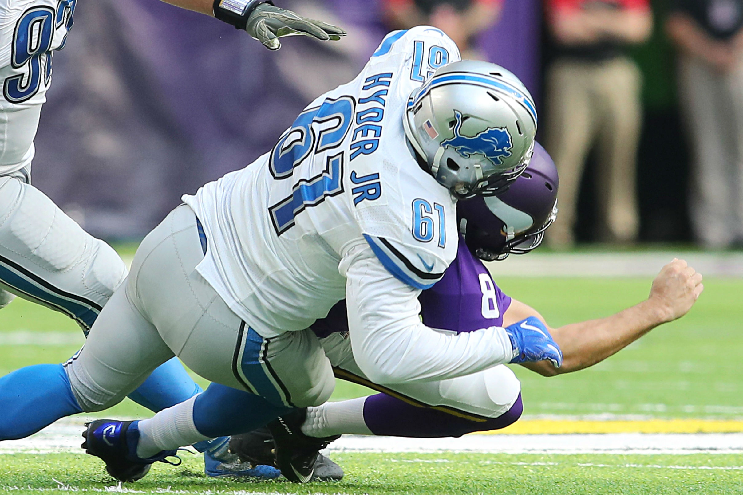 Kobe Bryant tweets support for Lions' Kerry Hyder Kobe Bryant tweets support for Lions' Kerry Hyder