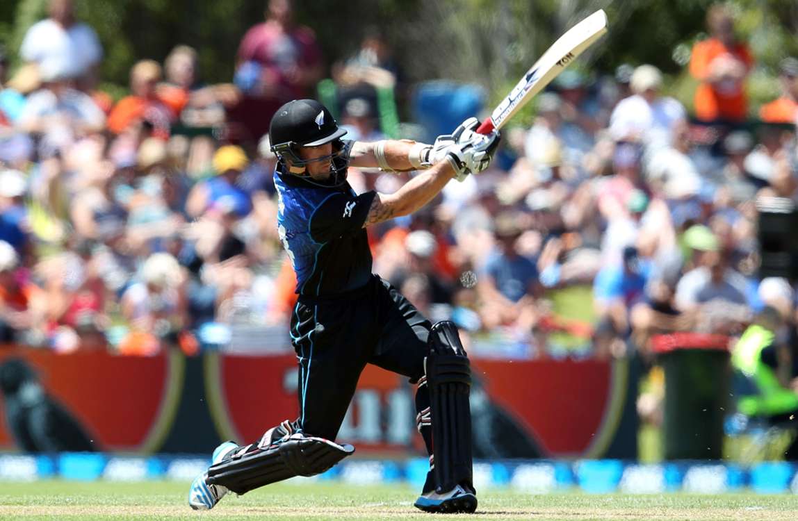McCullum hails record-breakers Ronchi and Elliott