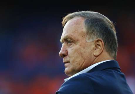 Advocaat emotional over Sneijder goal
