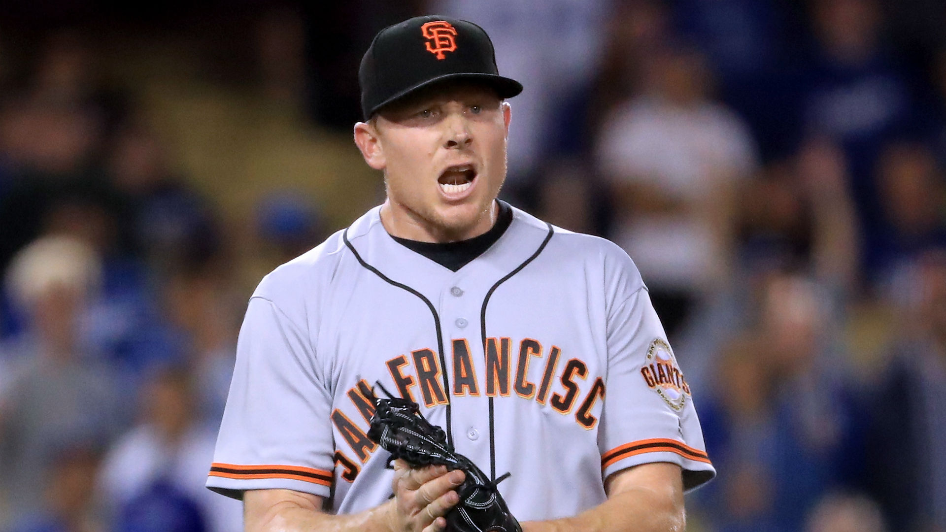 Belt homers again as Giants stay hot, beat Dodgers 2-1