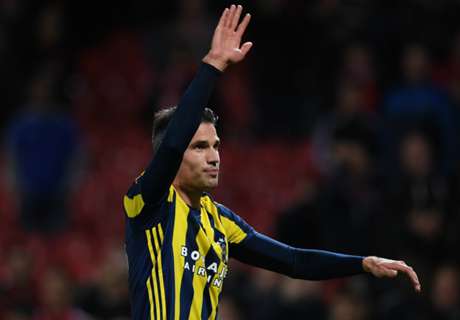 Hebei deny Van Persie approach