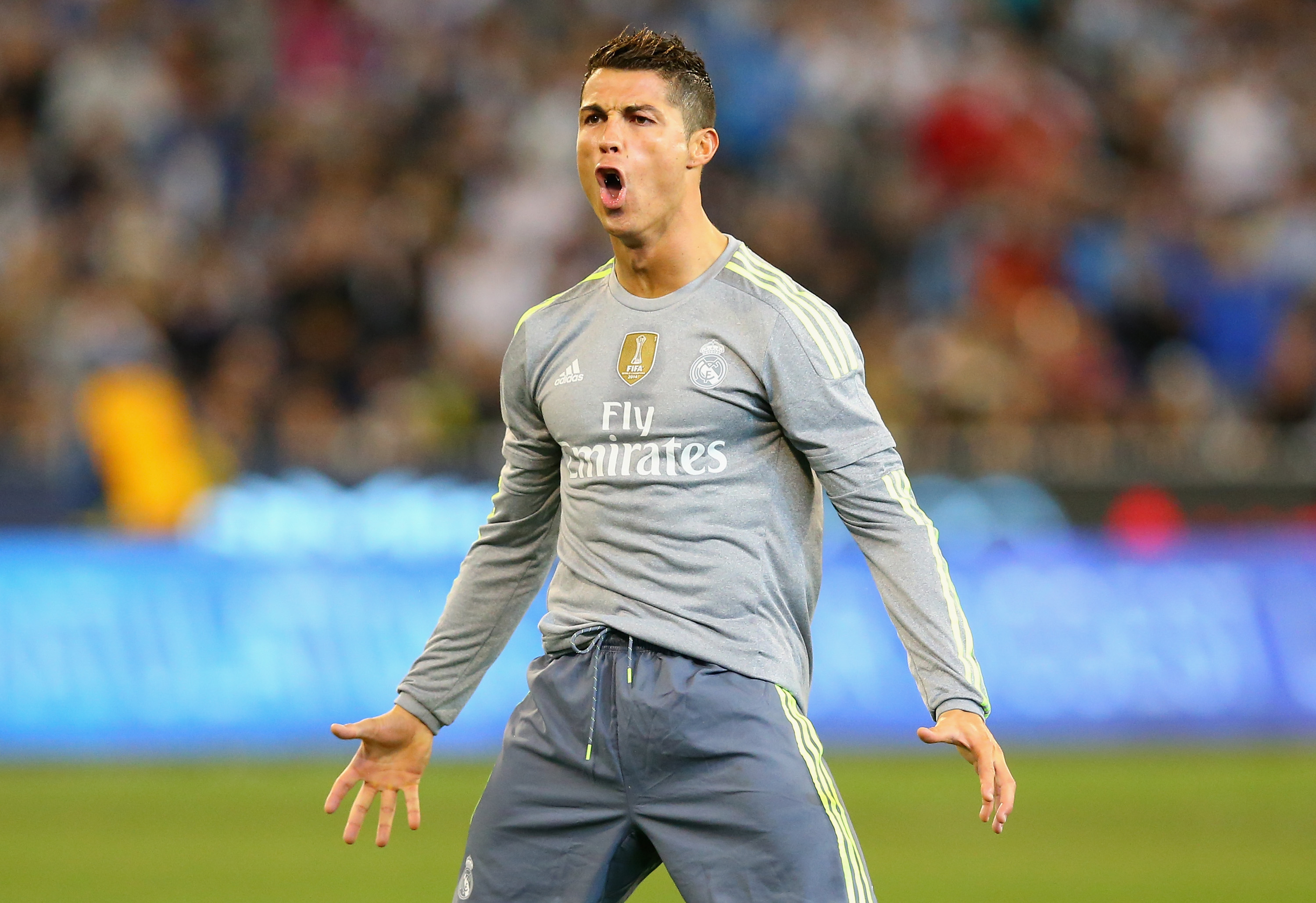 Video Cristiano Ronaldo Kicked In The Balls By Fernando Football Sporting News 