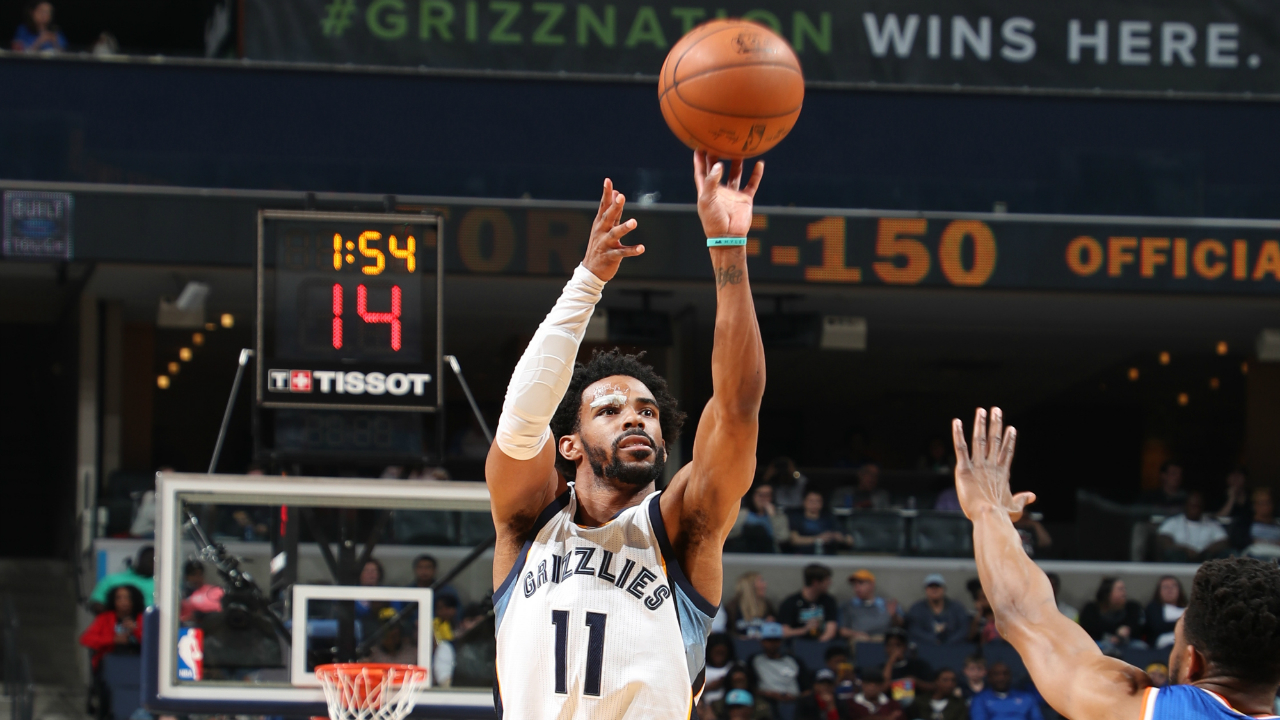 Westbrook ties Robertson in win Westbrook ties Robertson in win