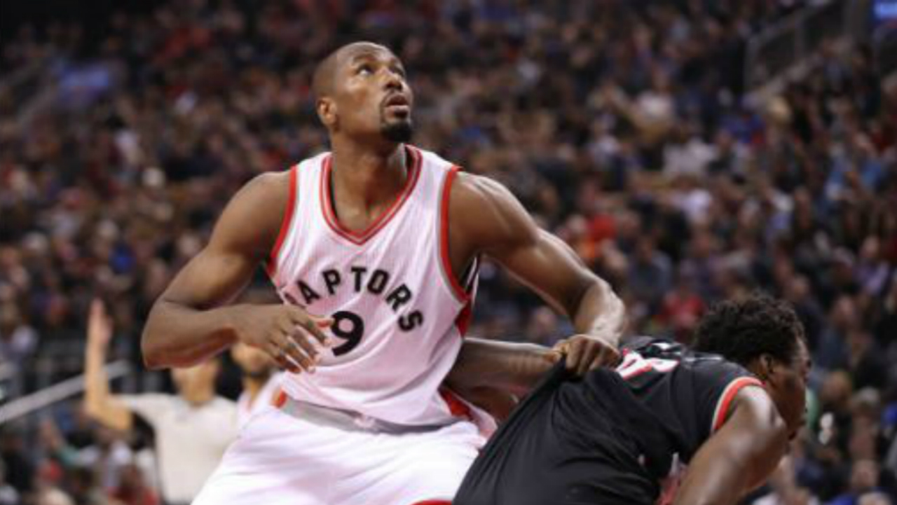 Lowry to have wrist surgery, hopes to return for playoffs
