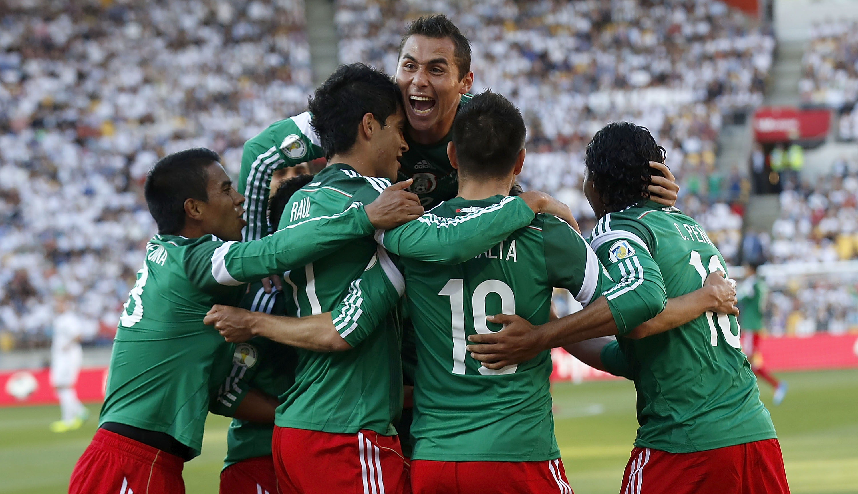 mexico-celebrate-against-new-zealand_vtfajjn7lxy71d0udzbt674k2.jpg?t=2011506010w=500