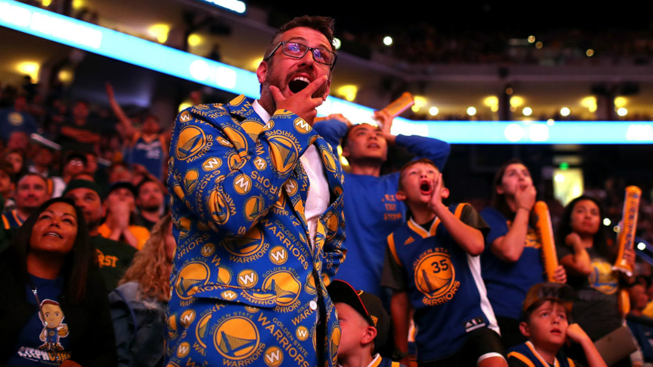 Green stays in Game 4 after technical foul fiasco