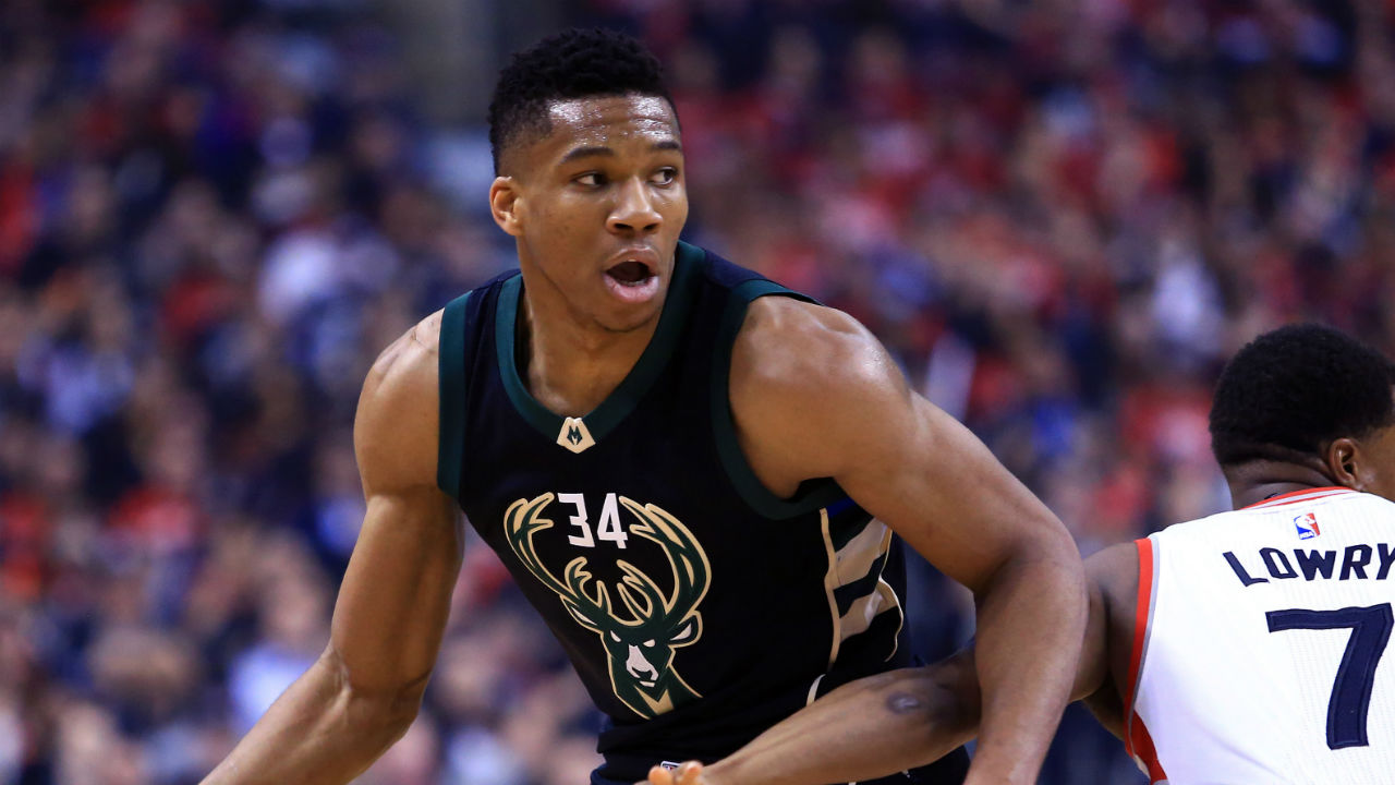 Raptors' Lowry bounces back against Bucks to even series 1-1 Raptors' Lowry bounces back against Bucks to even series 1-1