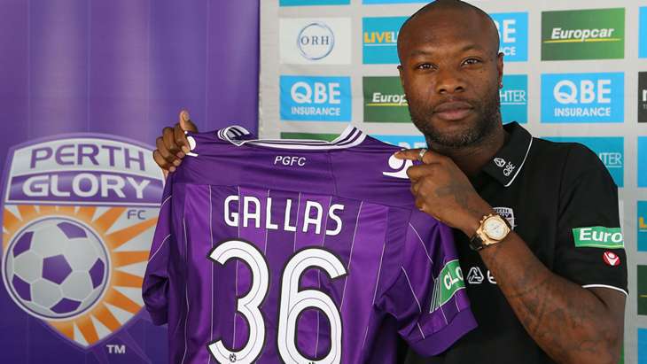 http://images.performgroup.com/di/library/sportal_com_au/cd/70/william-gallas-at-his-unveiling-for-perth-glory_f8xm9m969zlp13vkffmt7v16s.jpg?t=1174637010w=500