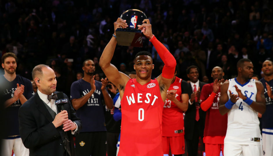 Westbrook scores 31 points in win to earn MVP award