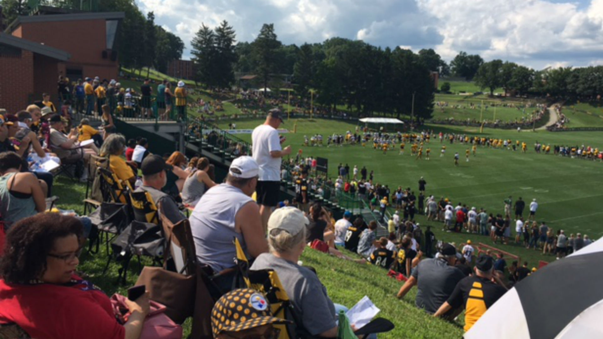 At Steelers training camp, a familiar 'bucket-list' feel for fans then and now
