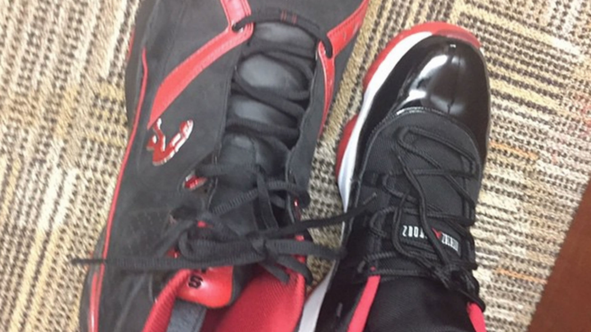 shaquille-o-neal-s-giant-shoe-dwarfs-hassan-whiteside-s-foot-nba