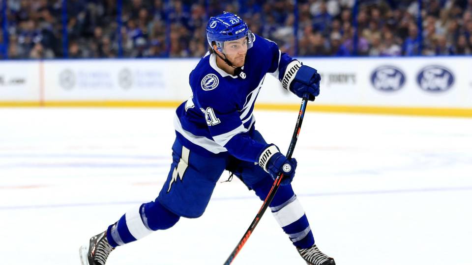Brayden Point goes natural with hat trick for Lightning in victory