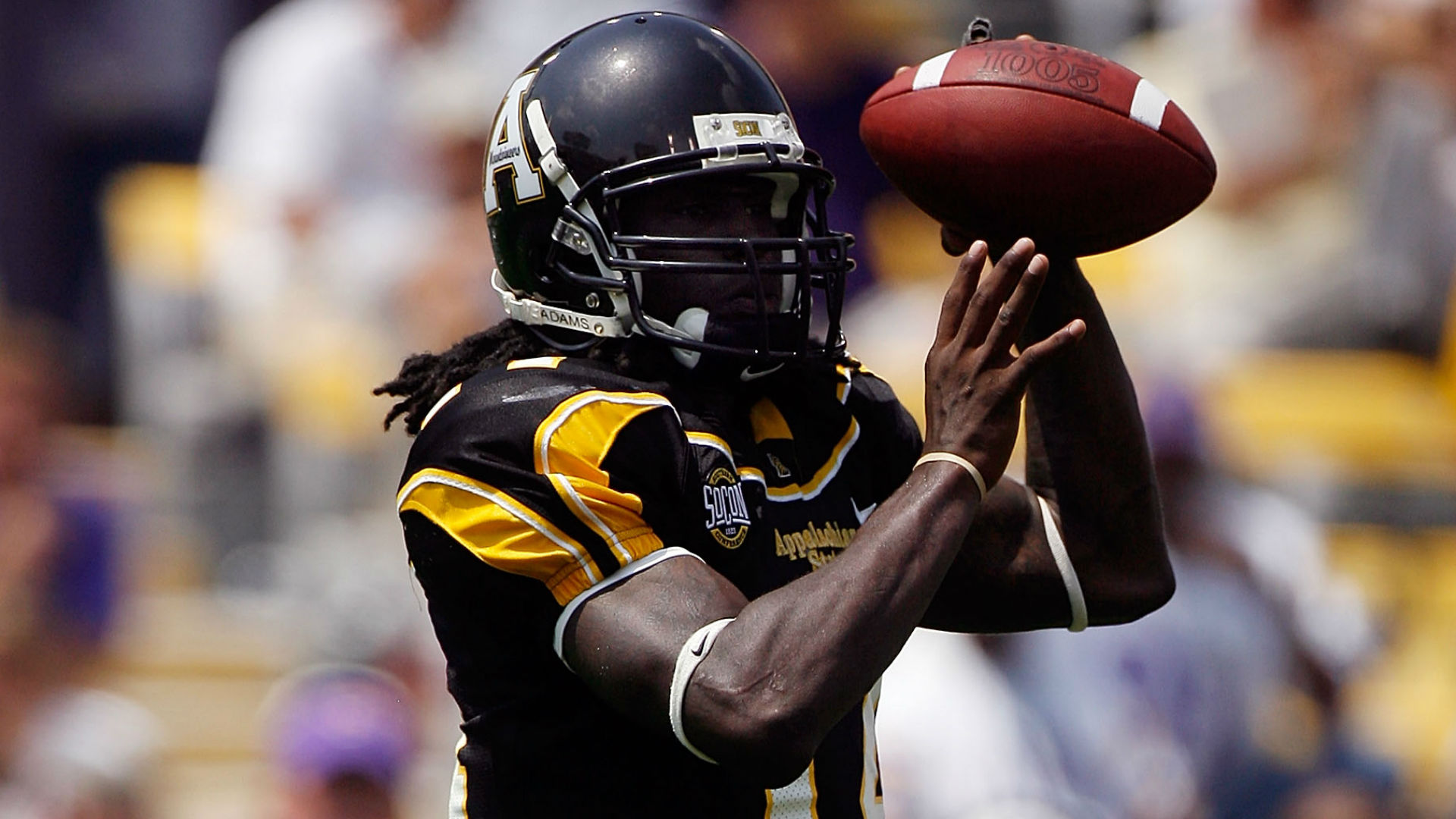 Young, Vick, Tebow, Stabler — 20 memorable lefty quarterbacks