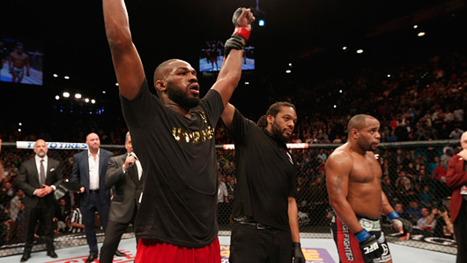 Notice How Jon Jones Didn T Step Into Dc S Cage Page 2 Sherdog Forums Ufc Mma Boxing Discussion