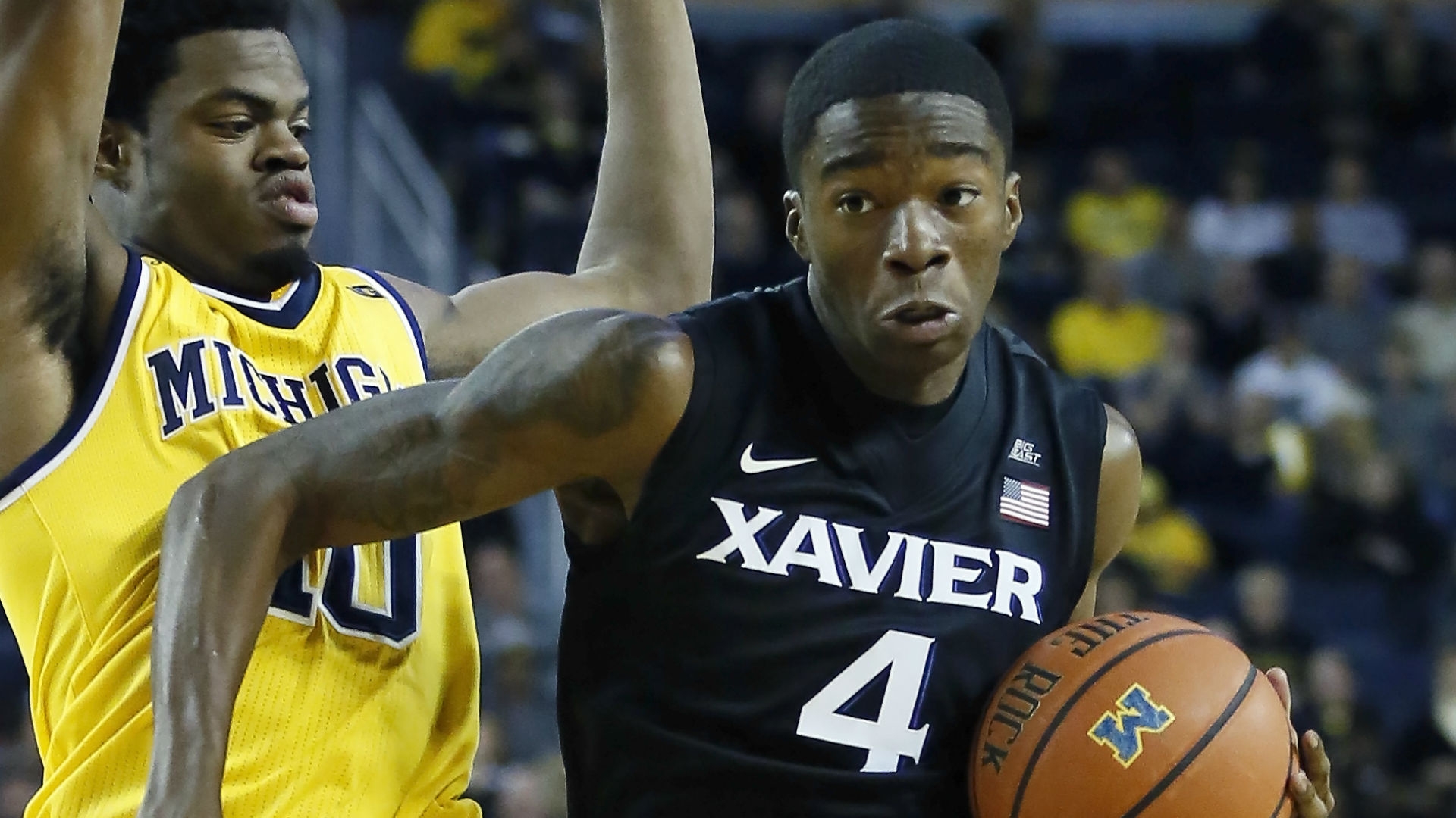 Xavier's Edmond Sumner leaves game on stretcher after scary fall