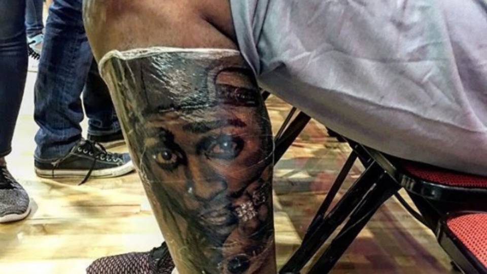 kevin durant got a tattoo of tupac u0027s face on his leg in las vegas kevin durant got a tattoo of tupac u0027s face on his leg in las vegas