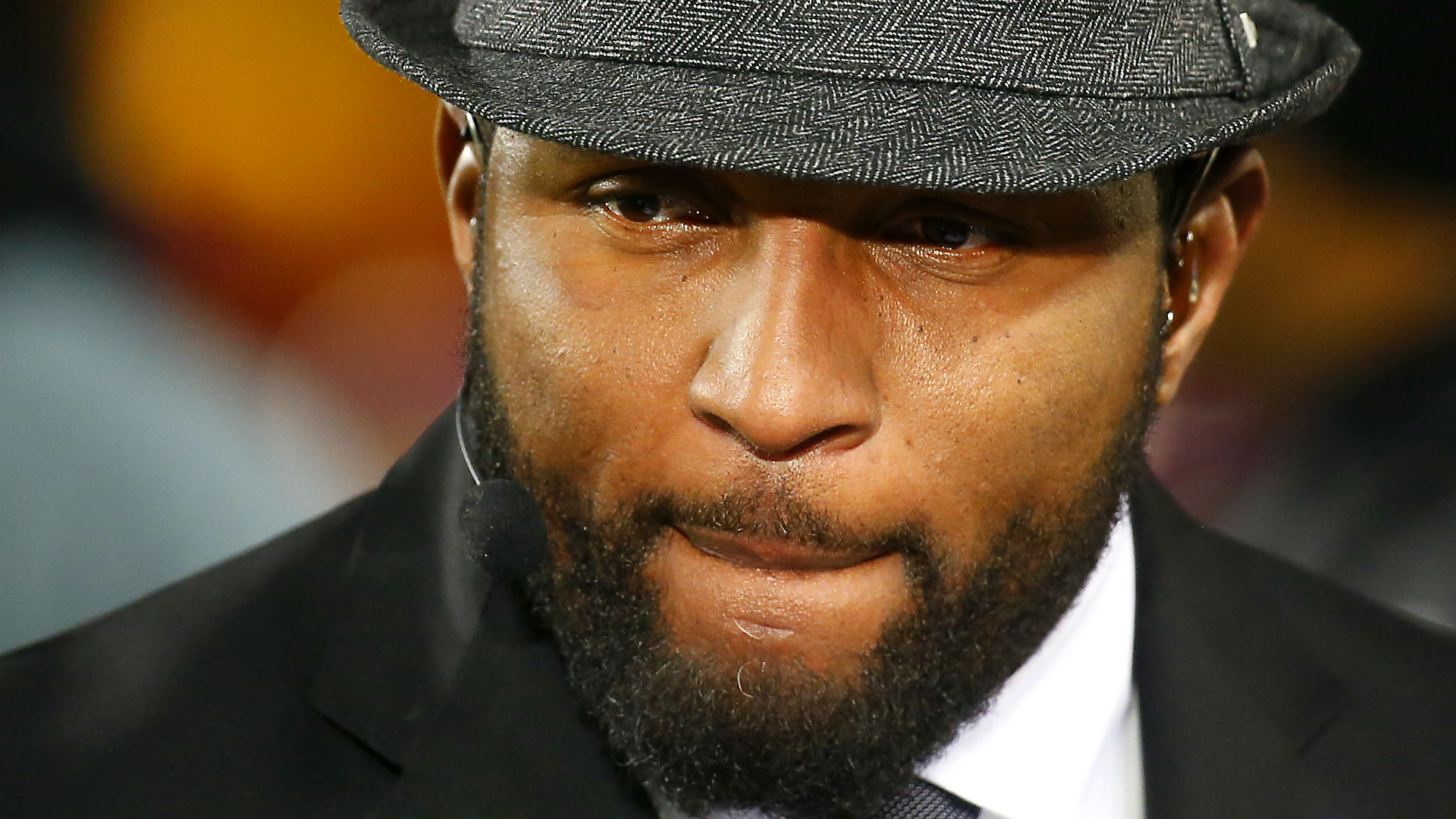 Ray Lewis urges togetherness in Hall of Fame speech after Randy Moss' political statement