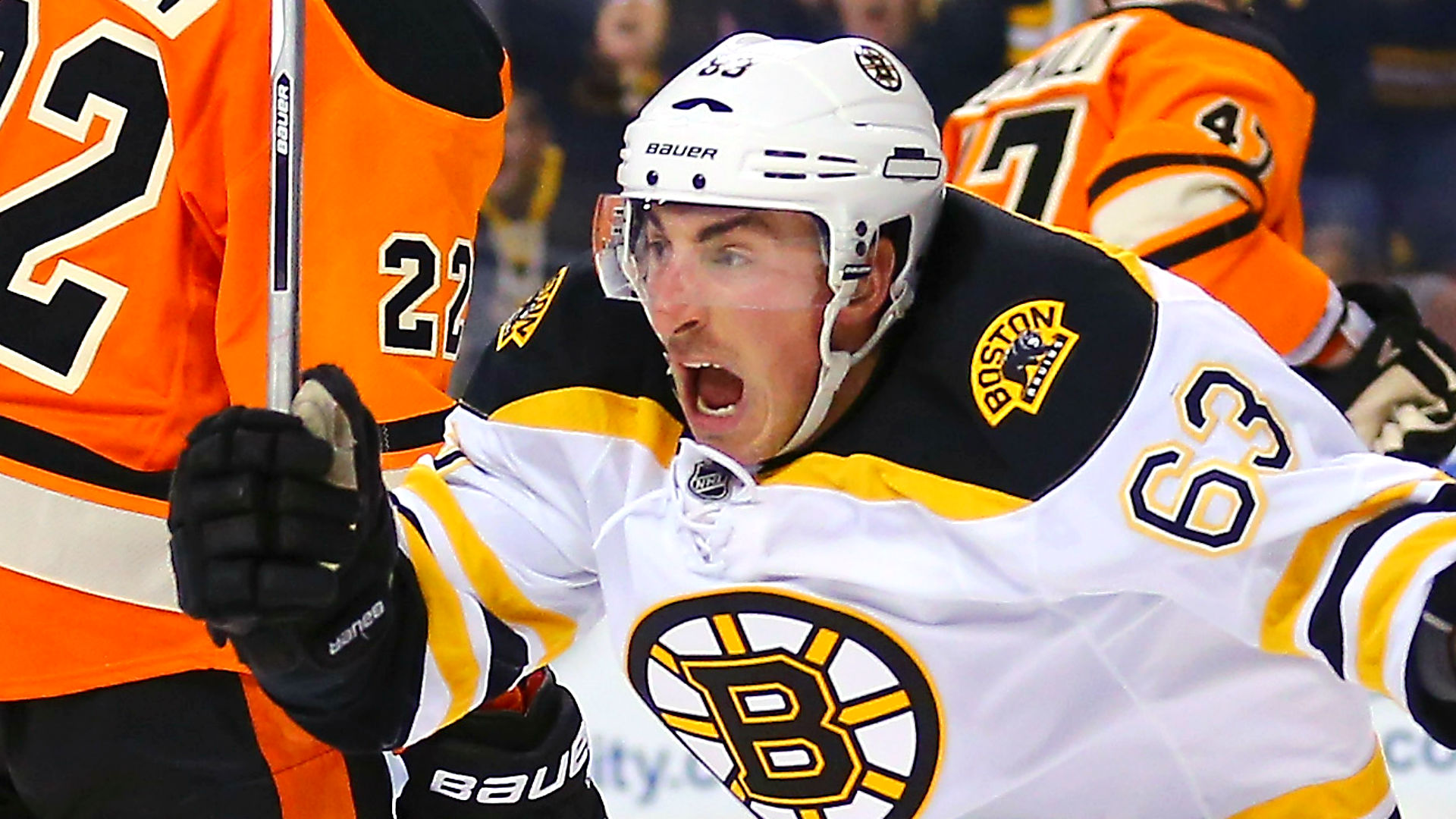 Bruins' Brad Marchand does in Flyers with two goals, second one in