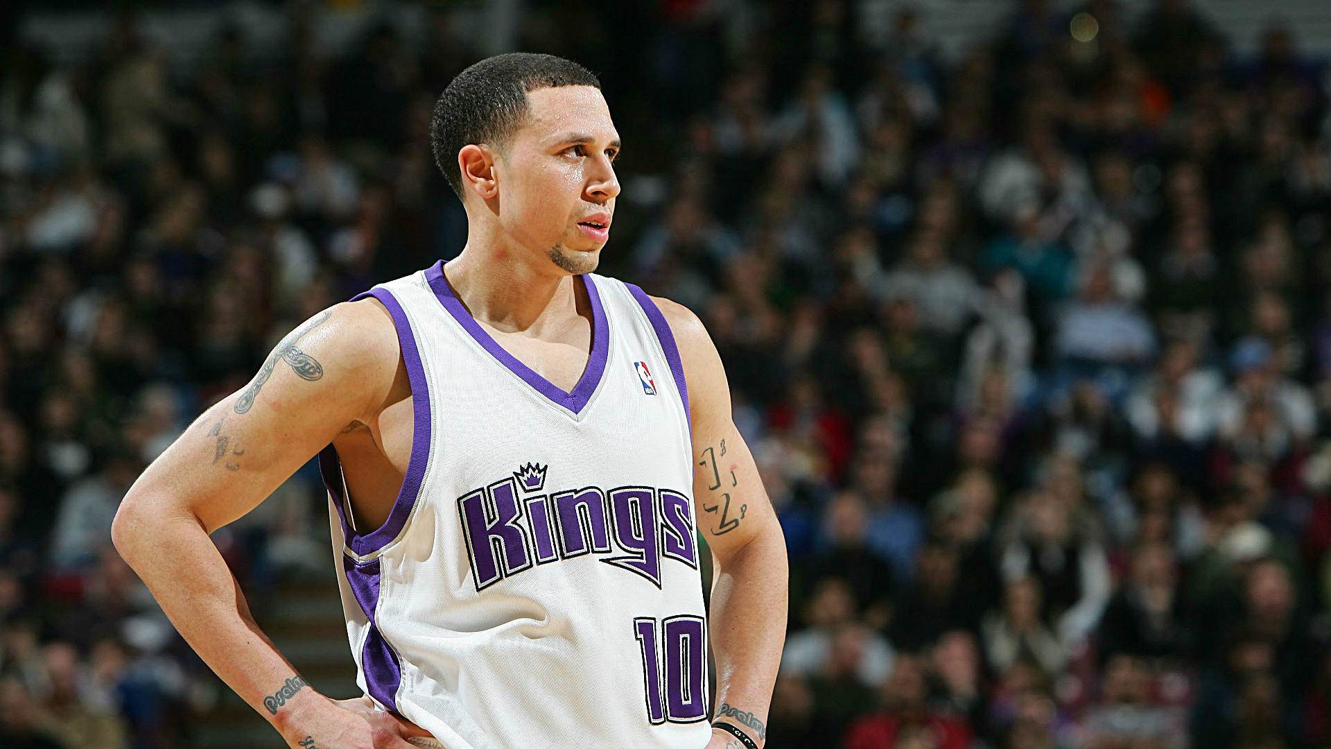 Twitter reacts to former PG Mike Bibby looking incredibly jacked | NBA