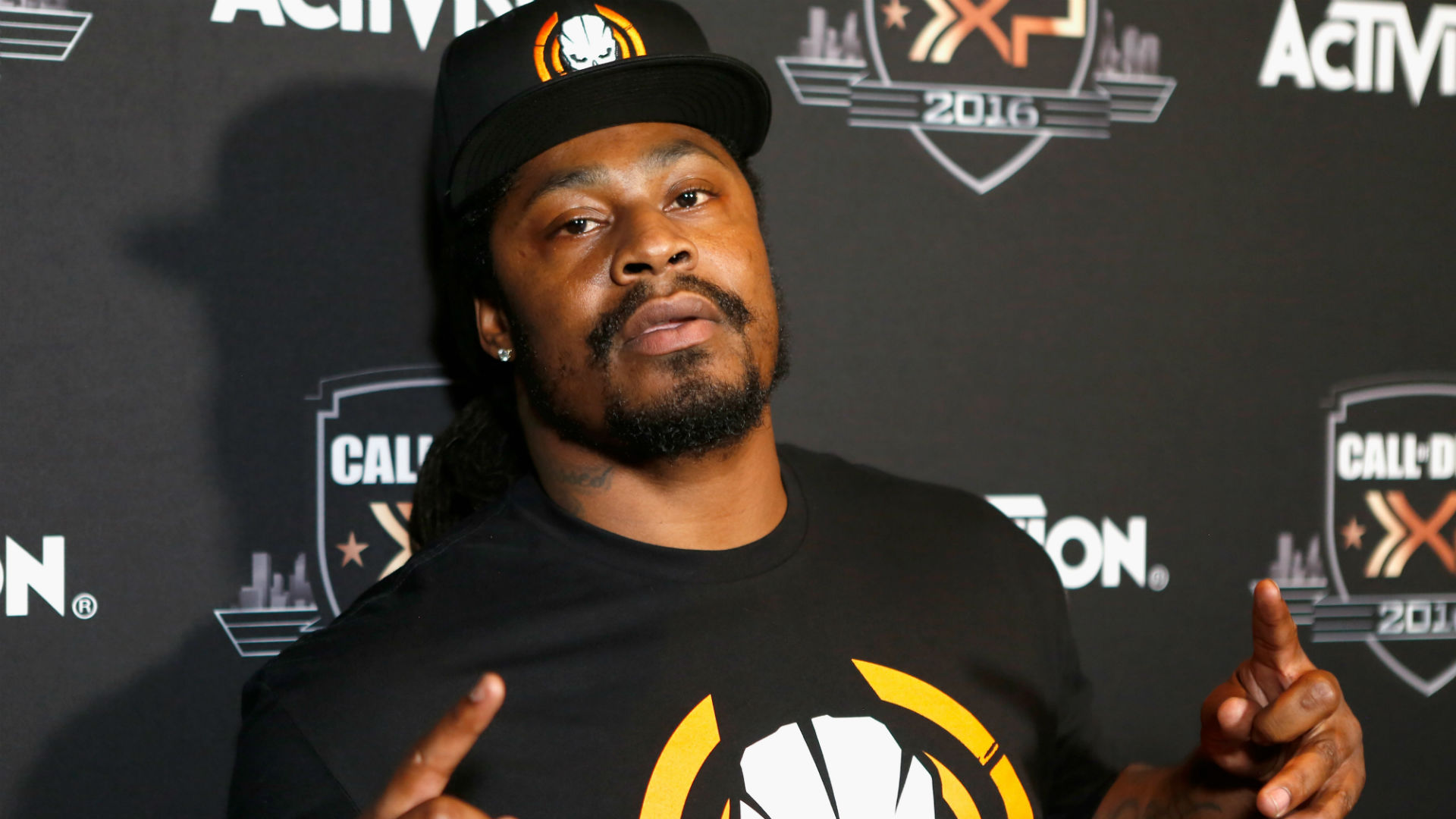 Marshawn Lynch giving away tickets to water park Marshawn Lynch giving away tickets to water park