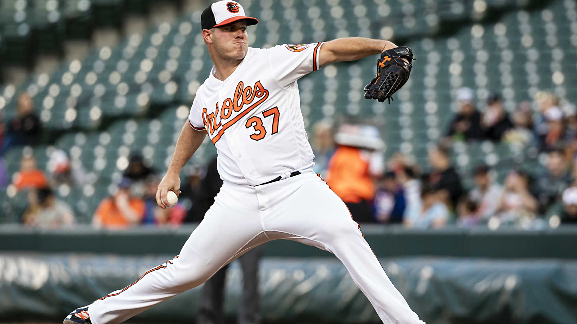 O's Bundy pulled after giving up seven runs, no outs