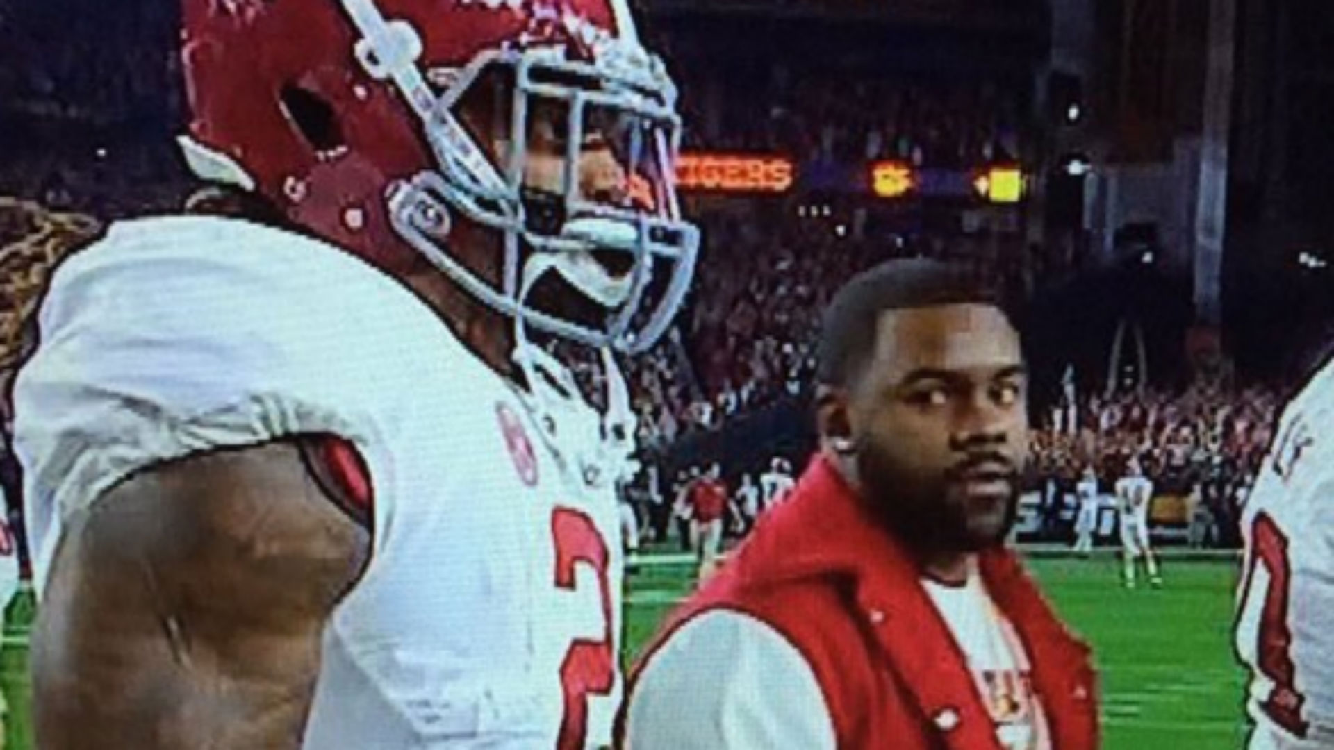 Derrick Henry is bigger than Mark Ingram — a lot bigger NCAA Football