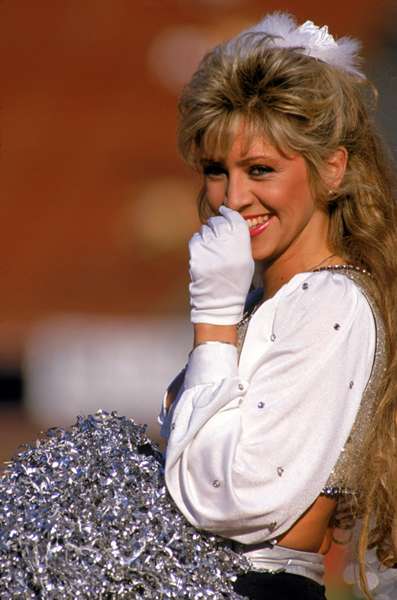 Retro Nfl Cheerleaders 1980s And 90s Sporting News 3139