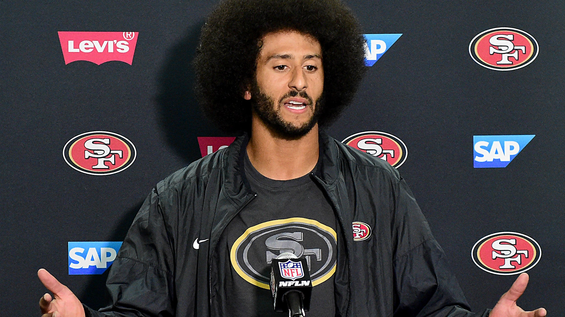 Football Fan Sells T-Shirts With Colin Kaepernick In Rifle Crosshairs