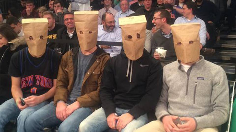 knicks-fans-010815-twitter-ftr_df8r2ebsh8mbzbad3odxrknm.jpg