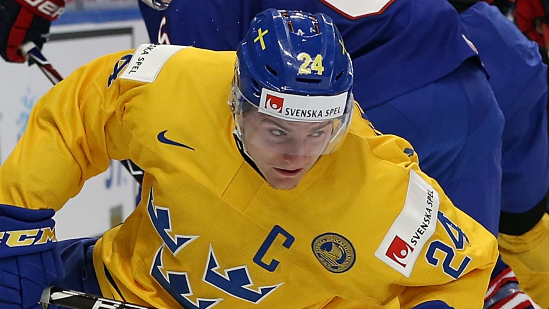 World Junior Championship 2018: Lias Andersson tosses silver medal into crowd after loss