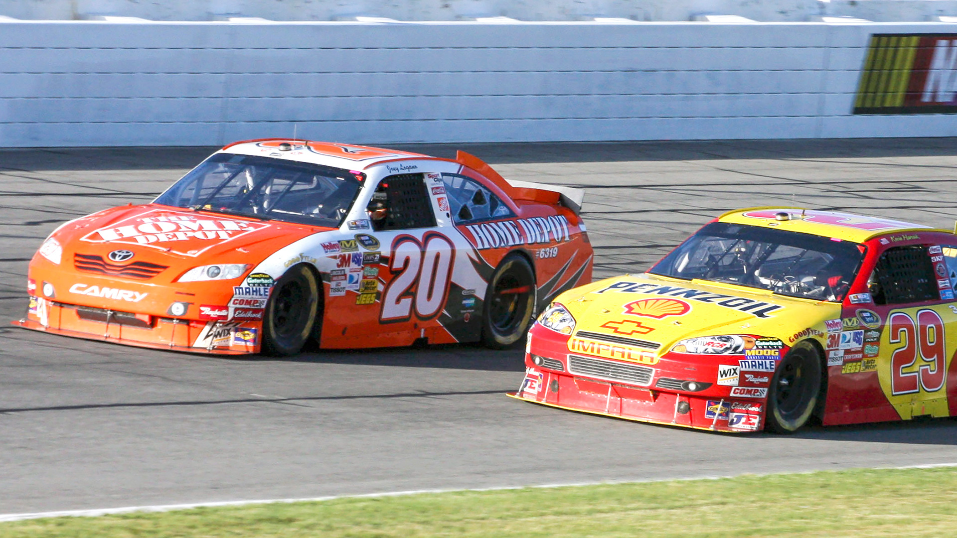 2016 Cheez-It 355 at The Glen Odds, Free Picks & Predictions – Favorites and Contenders