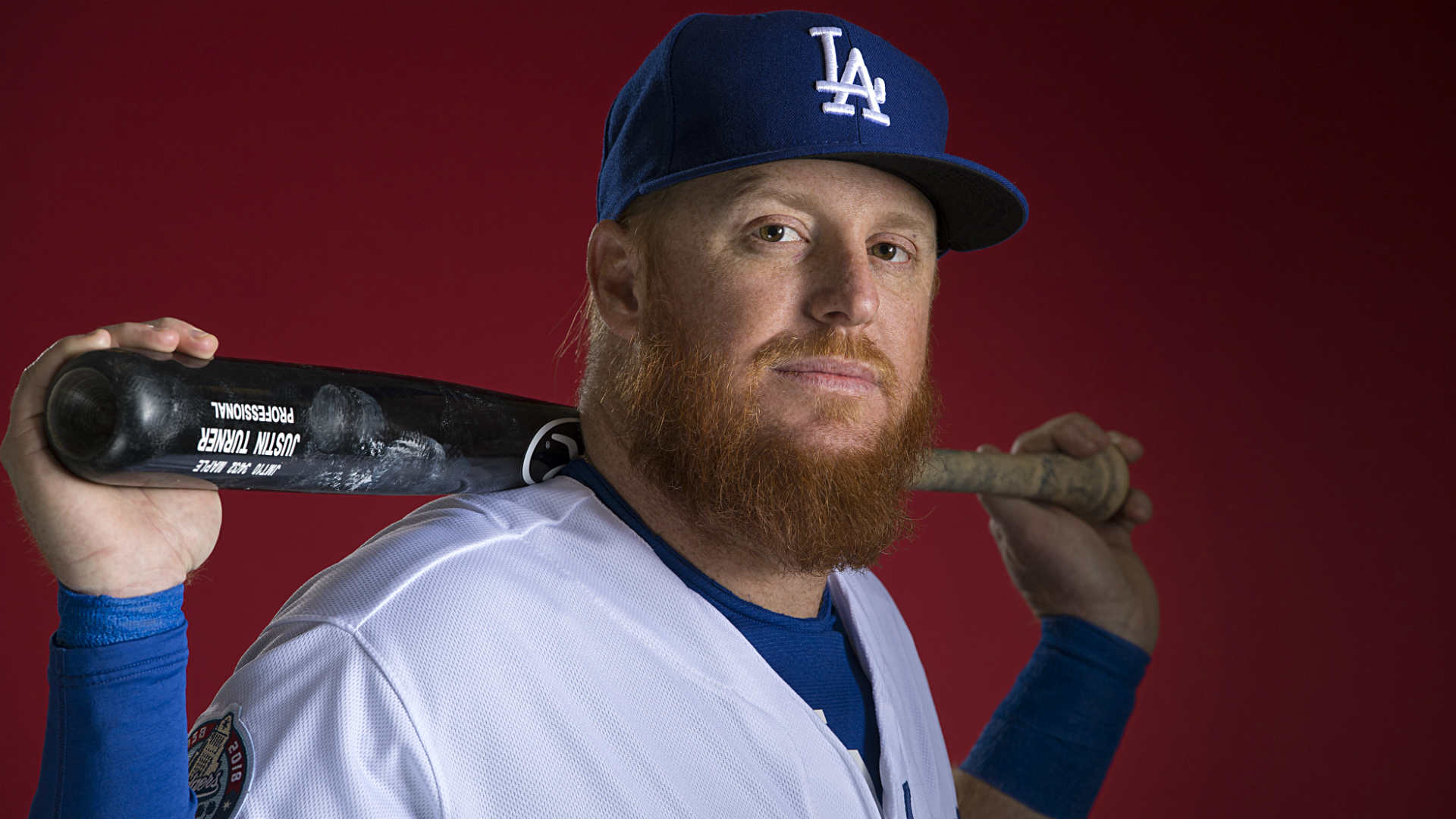 Justin Turner Avoids Surgery on Broken Wrist, Will Wear Brace with Injury