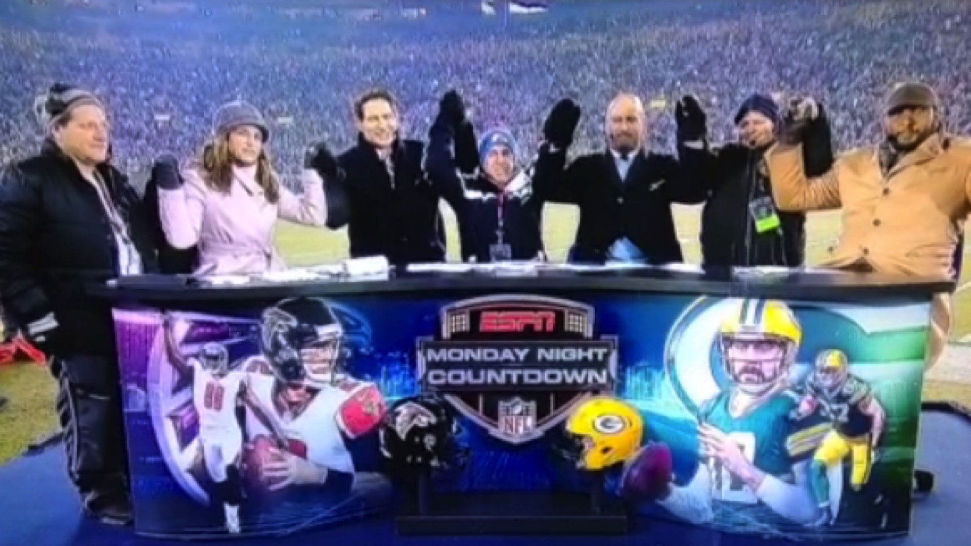 Suzy Kolber leads MNF crew in teary speech for ESPN's Stuart Scott