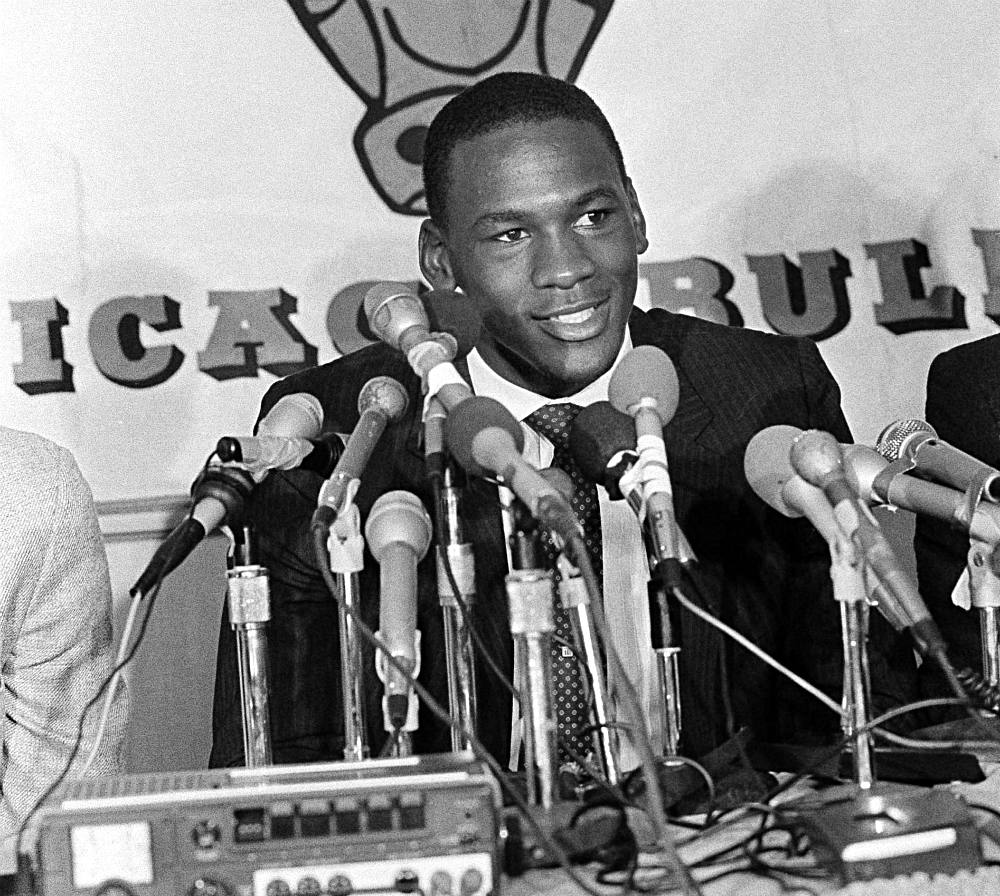 michaeljordan060914apdljpg_gu5pbhfvhe5a1s0r81s9g99ou.jpg?t=2138016106