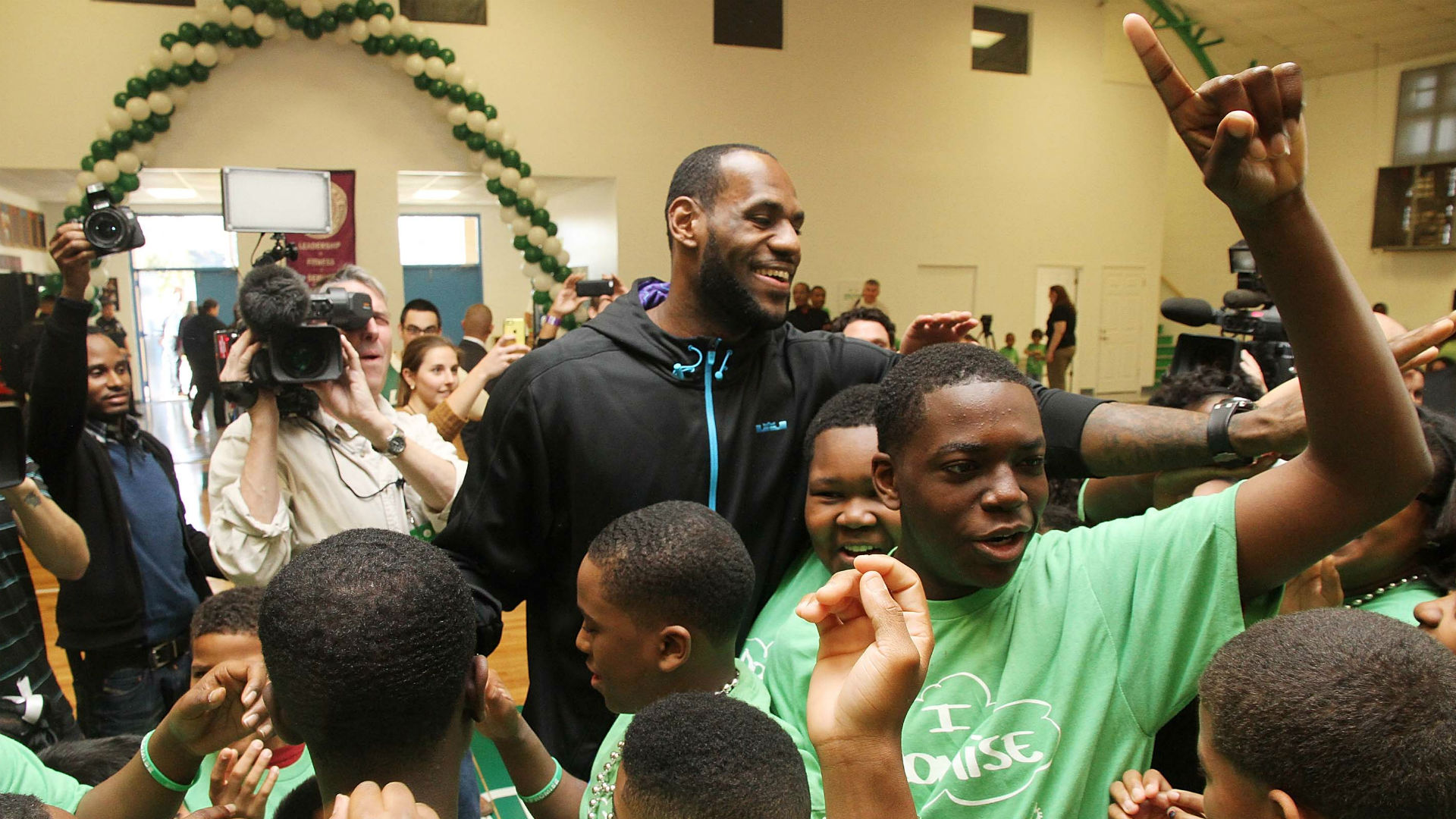 lebron-james-wins-nba-s-j-walter-kennedy-award-for-community-service